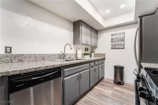 Photo #5: 2676965 Listing