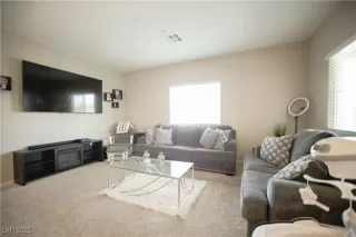 Photo #4: 2676975 Listing