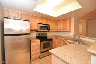 Photo #3: 2676976 Listing 