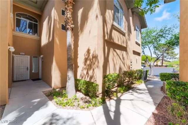 MLS: 2676987 Condo For Sale