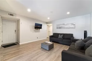 Photo #2: 2677012 Listing