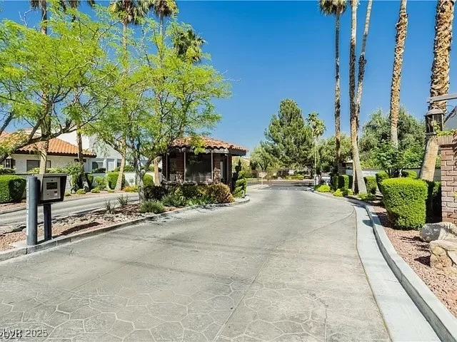 MLS: 2677013 Condo For Sale