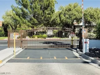 Photo #1: 2677013 Listing