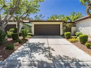 Photo #2: 2677013 Listing