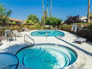 Photo #3: 2677013 Listing