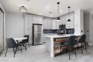 Photo #1: 2677044 Listing 