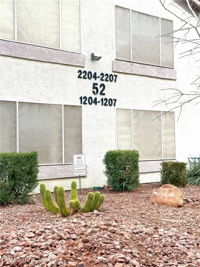 MLS: 2677048 Condo For Sale