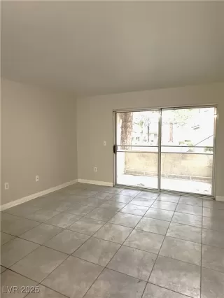 Photo #4: 2677048 Listing 