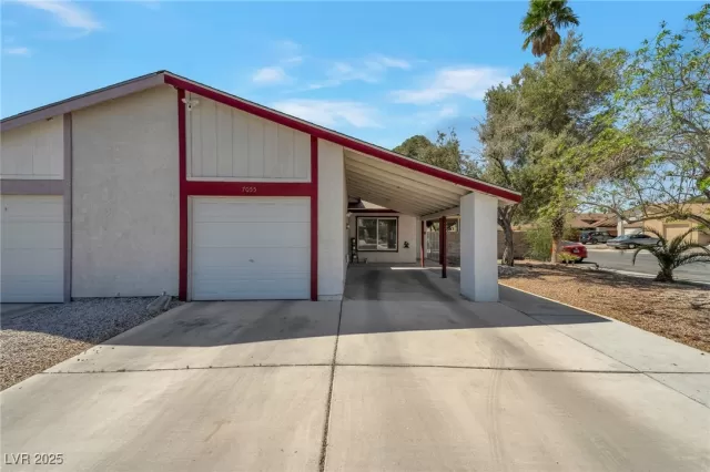 MLS: 2677049 Condo For Sale