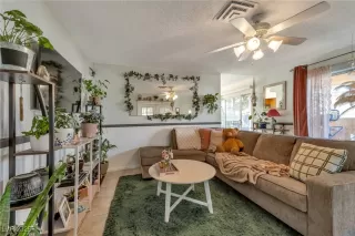 Photo #3: 2677049 Listing