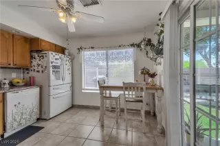 Photo #5: 2677049 Listing