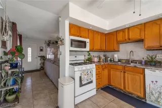 Photo #6: 2677049 Listing