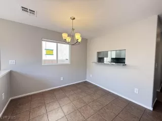 Photo #5: 2677057 Listing