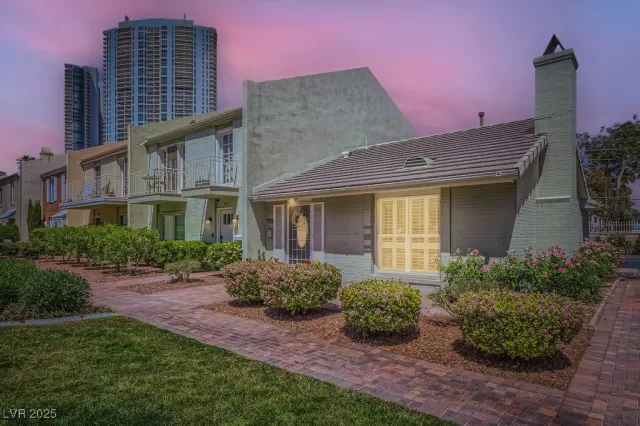 MLS: 2677143 Condo For Sale