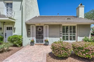 Photo #1: 2677143 Listing 