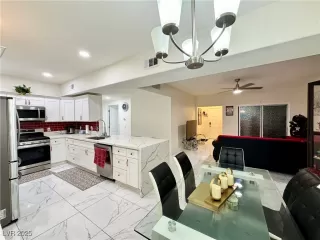 Photo #2: 2677215 Listing 