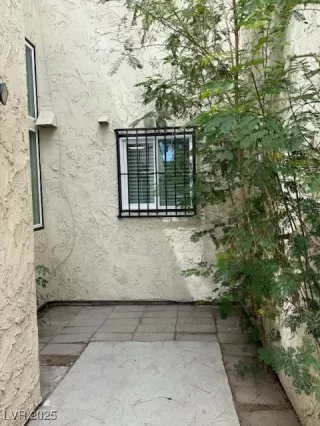 Photo #4: 2677231 Listing