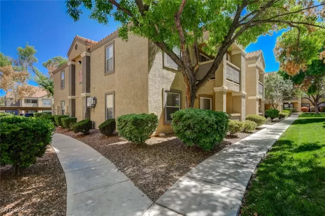 MLS: 2677235 Condo For Sale