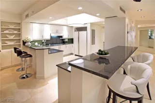 Photo #2: 2677277 Listing 