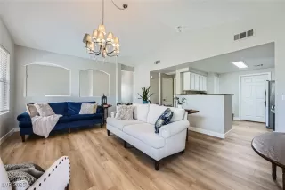 Photo #3: 2677305 Listing