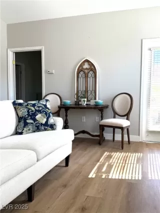 Photo #4: 2677305 Listing