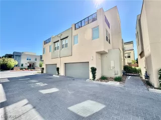 Photo #3: 2677312 Listing 