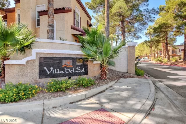 MLS: 2677325 Condo For Sale