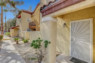 Photo #3: 2677325 Listing