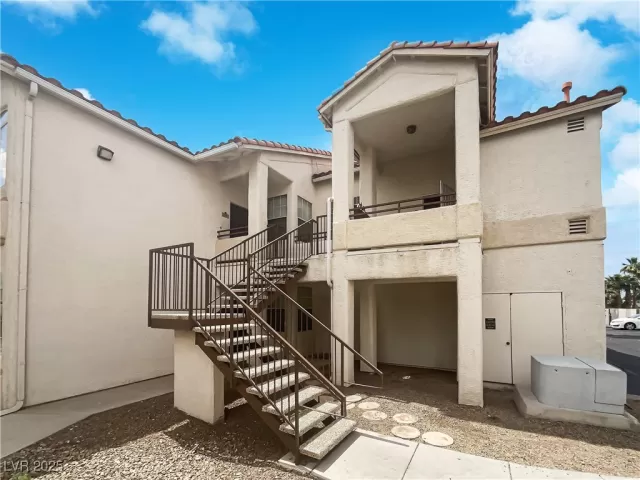 MLS: 2677348 Condo For Sale