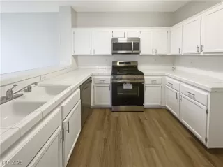 Photo #6: 2677348 Listing