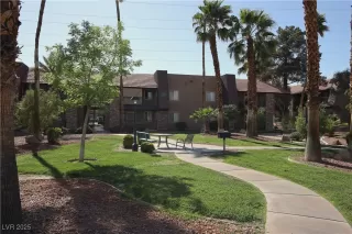 Photo #1: 2677399 Listing 