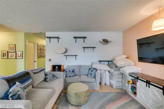 Photo #6: 2677419 Listing 