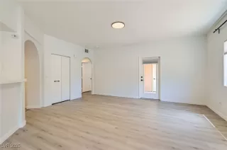 Photo #5: 2677535 Listing