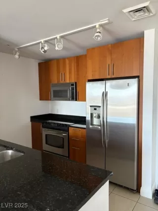 Photo #2: 2677540 Listing 