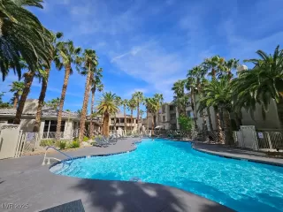 Photo #5: 2677546 Listing