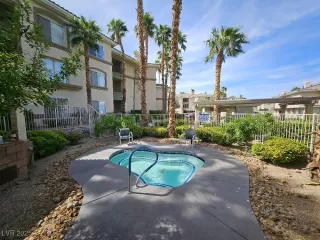 Photo #6: 2677546 Listing