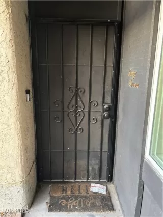 Photo #4: 2677548 Listing