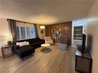 Photo #5: 2677548 Listing