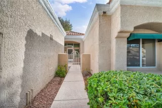 Photo #3: 2677573 Listing