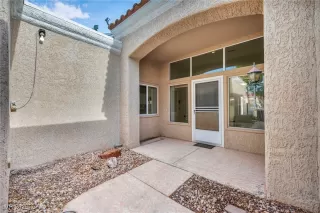 Photo #4: 2677573 Listing