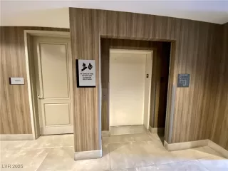 Photo #3: 2677578 Listing