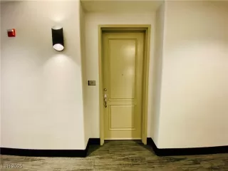 Photo #4: 2677578 Listing