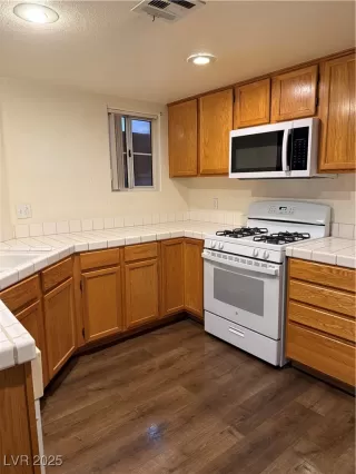 Photo #2: 2677583 Listing 