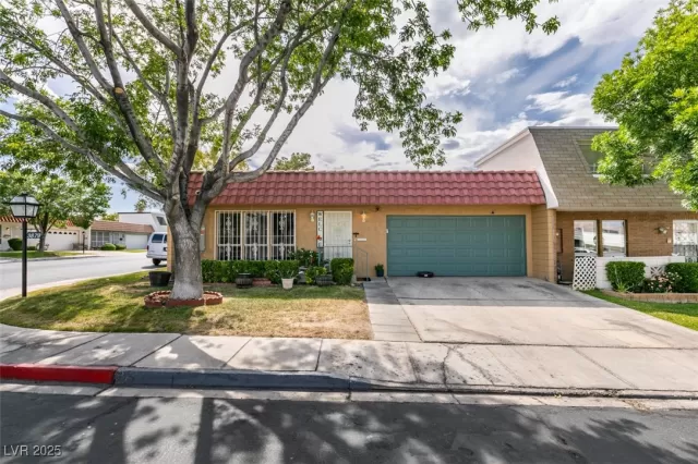 MLS: 2677592 Condo For Sale