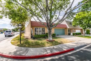 Photo #2: 2677592 Listing