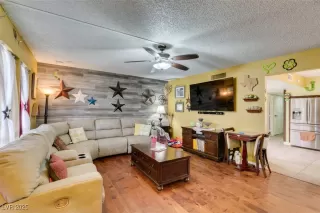 Photo #4: 2677592 Listing