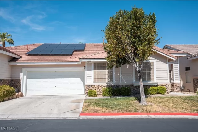 MLS: 2677623 Condo For Sale