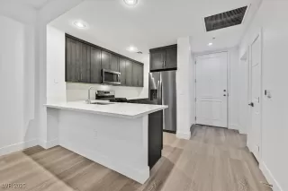 Photo #5: 2677649 Listing