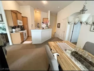 Photo #1: 2677697 Listing 