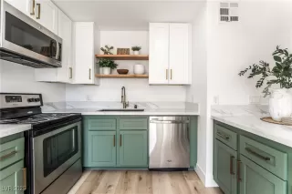 Photo #5: 2677701 Listing